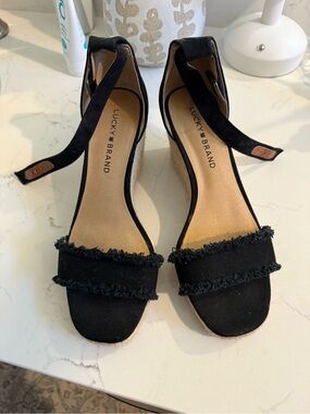 Lucky Brand Black Frayed Fabric Ankle-Strap Wedge Sandals